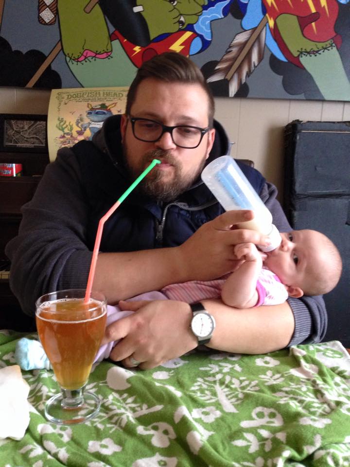 multitask baby feeding